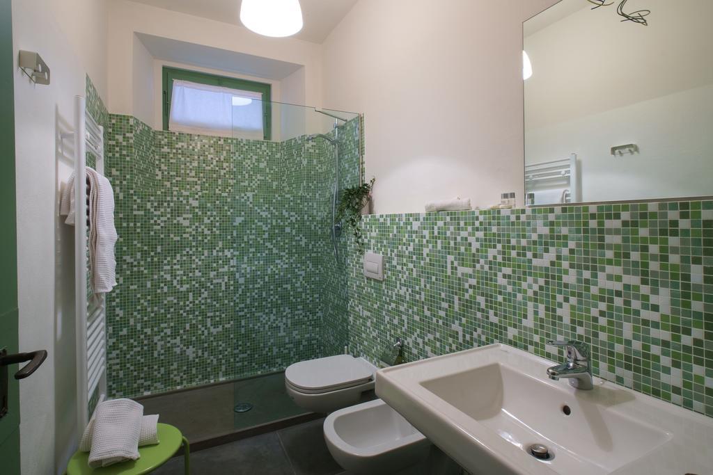 Family Room Bathroom,206519302:JPEG